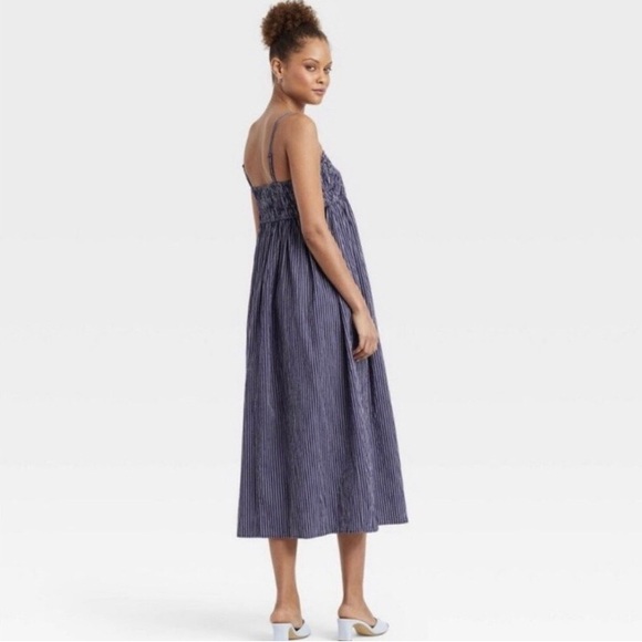 A New Day Smocked Striped MIDI Dress Spaghetti Strap Pockets Blue & White
XS - Picture 3 of 13